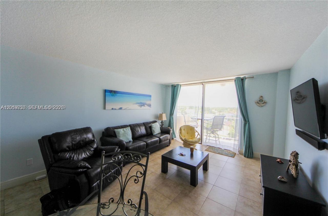 2350 NE 135th St, Unit 507, North Miami, FL 33181 Photo