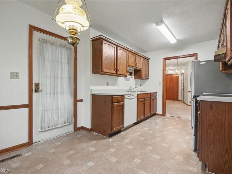 1344 Fox Run Court, Youngstown, OH 44512 Photo 16