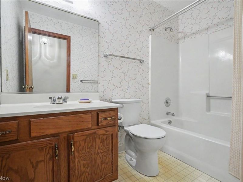 1344 Fox Run Court, Youngstown, OH 44512 Photo 22