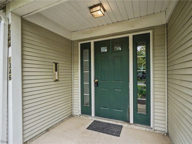 1344 Fox Run Court, Youngstown, OH 44512 Photo 3