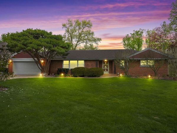 412 W Camp McDonald Road , Prospect Heights, IL 60070