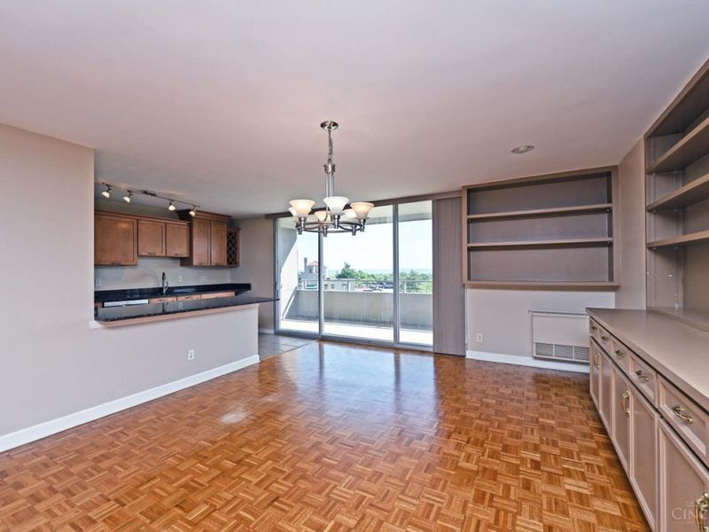 2324 Madison Road, Unit 703, Cincinnati, OH 45208 Photo 11