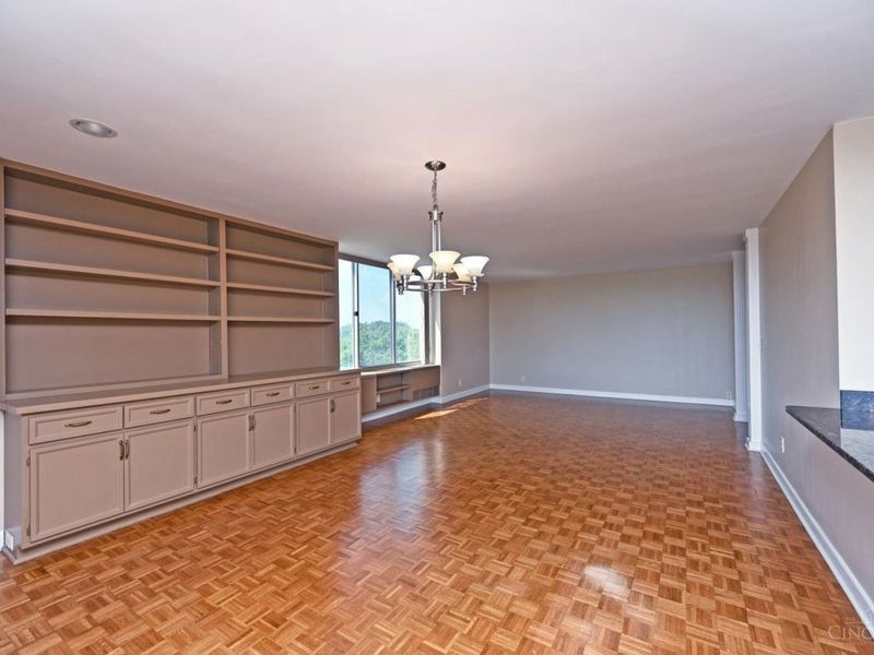2324 Madison Road, Unit 703, Cincinnati, OH 45208 Photo 11