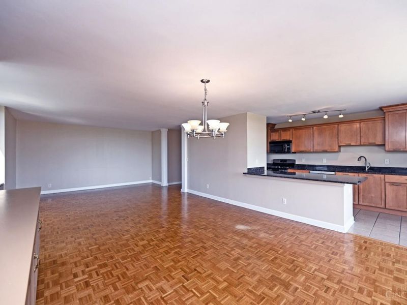 2324 Madison Road, Unit 703, Cincinnati, OH 45208 Photo 12
