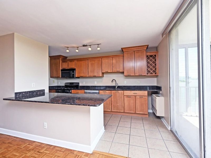 2324 Madison Road, Unit 703, Cincinnati, OH 45208 Photo 14