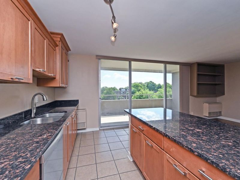 2324 Madison Road, Unit 703, Cincinnati, OH 45208 Photo 19