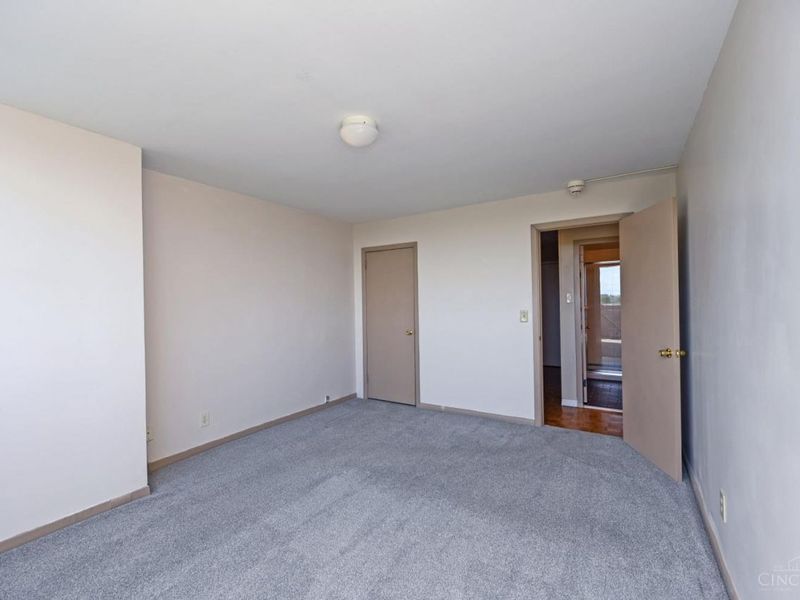 2324 Madison Road, Unit 703, Cincinnati, OH 45208 Photo 25