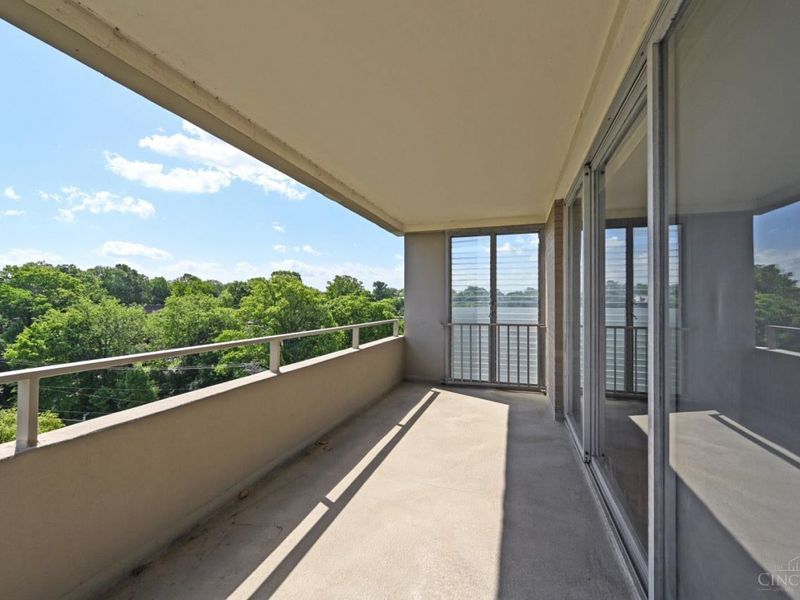 2324 Madison Road, Unit 703, Cincinnati, OH 45208 Photo 29