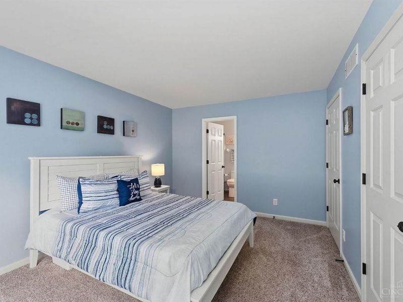 8196 Rivers Edge Circle, Maineville, OH 45039 Photo 12