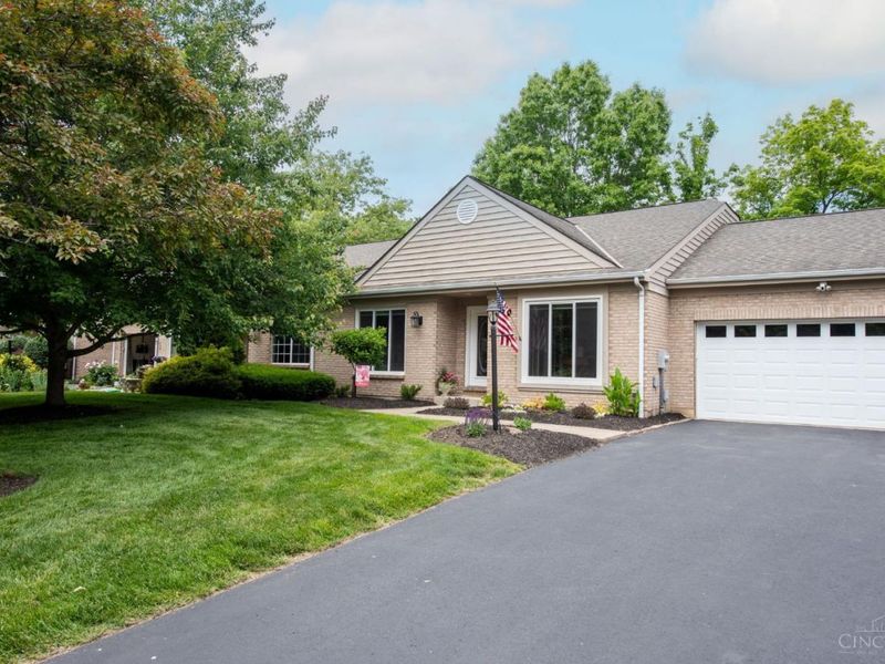 8196 Rivers Edge Circle, Maineville, OH 45039 Photo 2