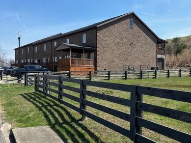 659 Clubhouse Drive, Prestonsburg, KY 41653