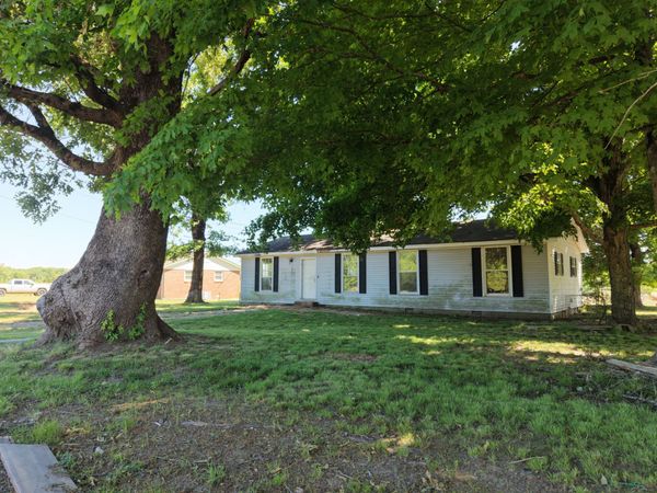 2040 Collinwood Hwy , Collinwood, TN 38450