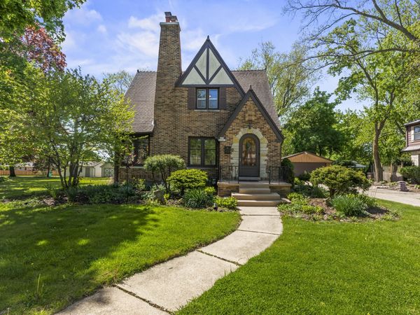 N88W15893 Park Blvd, Menomonee Falls, WI 53051