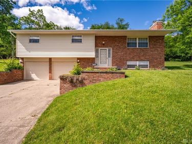 860 Lea Castle Place, Miamisburg, OH 45342