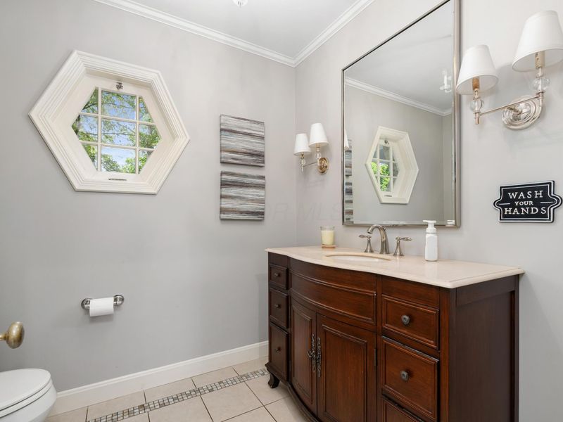 36 Ashbourne Road, Columbus, OH 43209 Photo 8