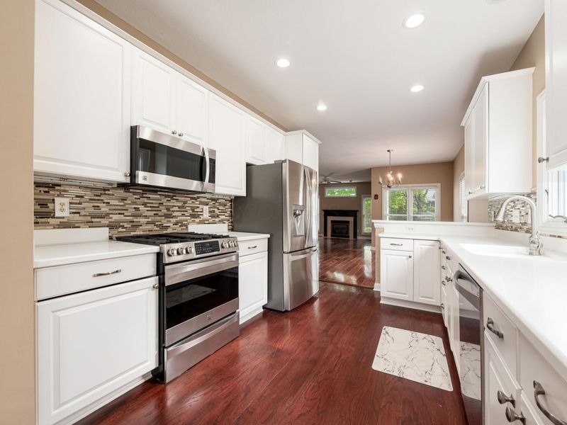 995 Bushwood Lane, Columbus, OH 43235 Photo 7