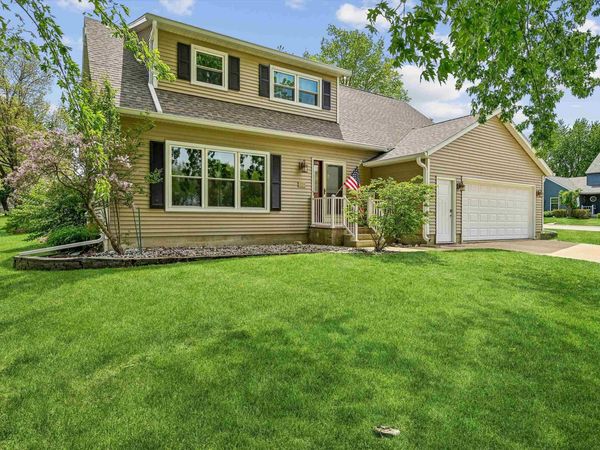 1211 country Meadows Drive, Waverly, IA 50677