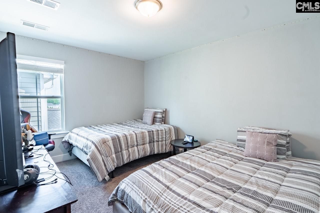 553 Harbour Pointe Drive  Photo 26