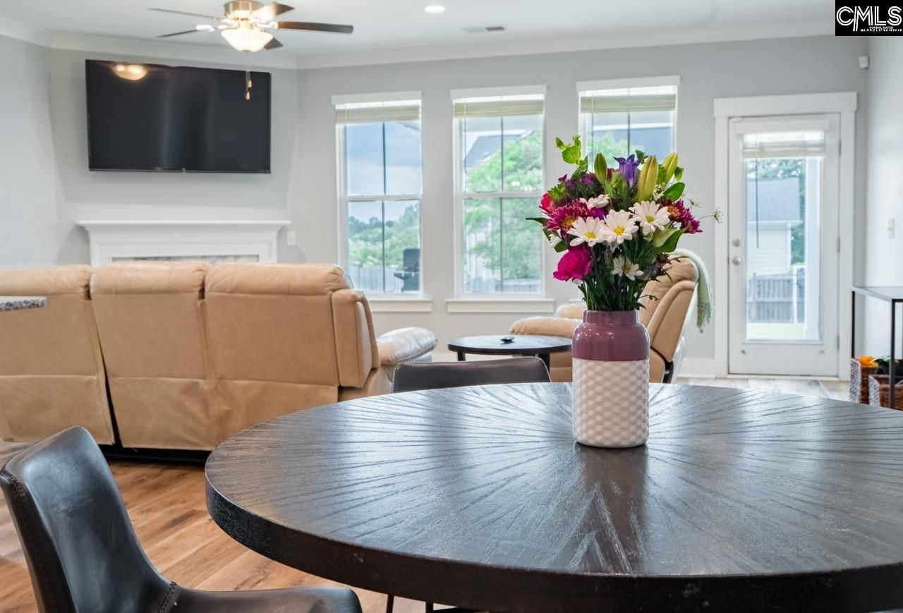 553 Harbour Pointe Drive  Photo 8