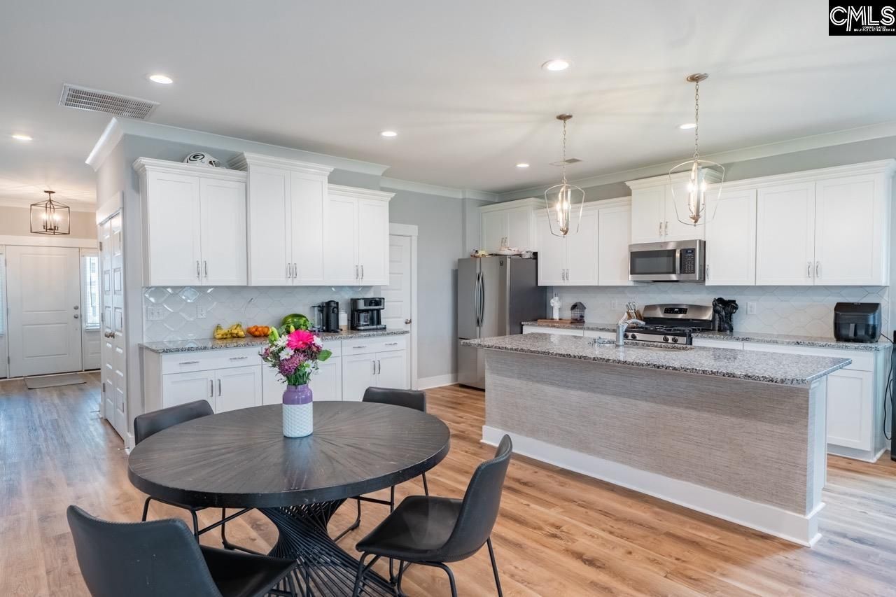 553 Harbour Pointe Drive  Photo 9
