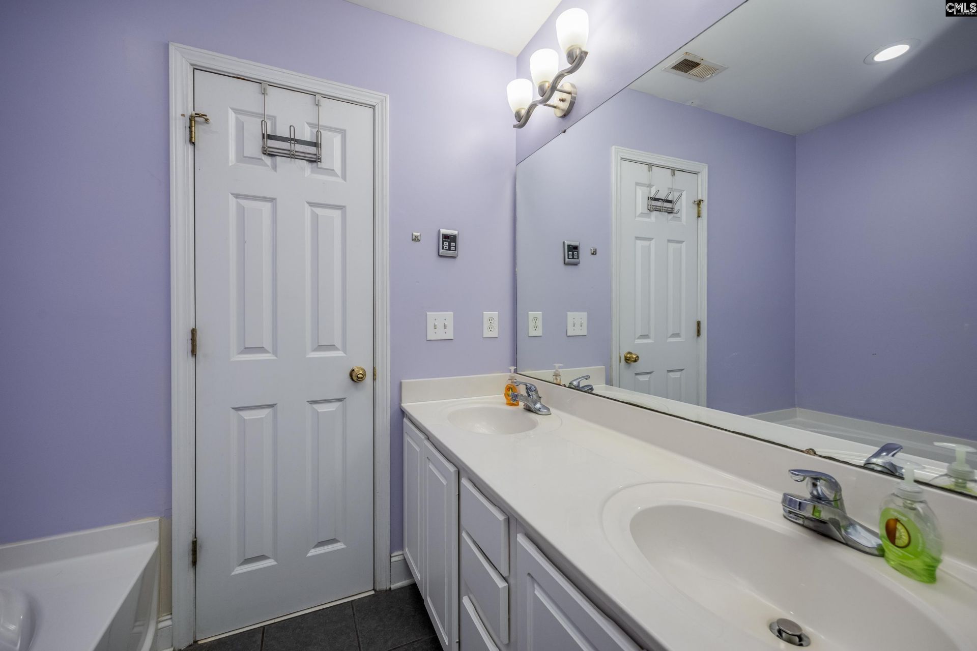 407 Hampton Forest Drive Photo 24
