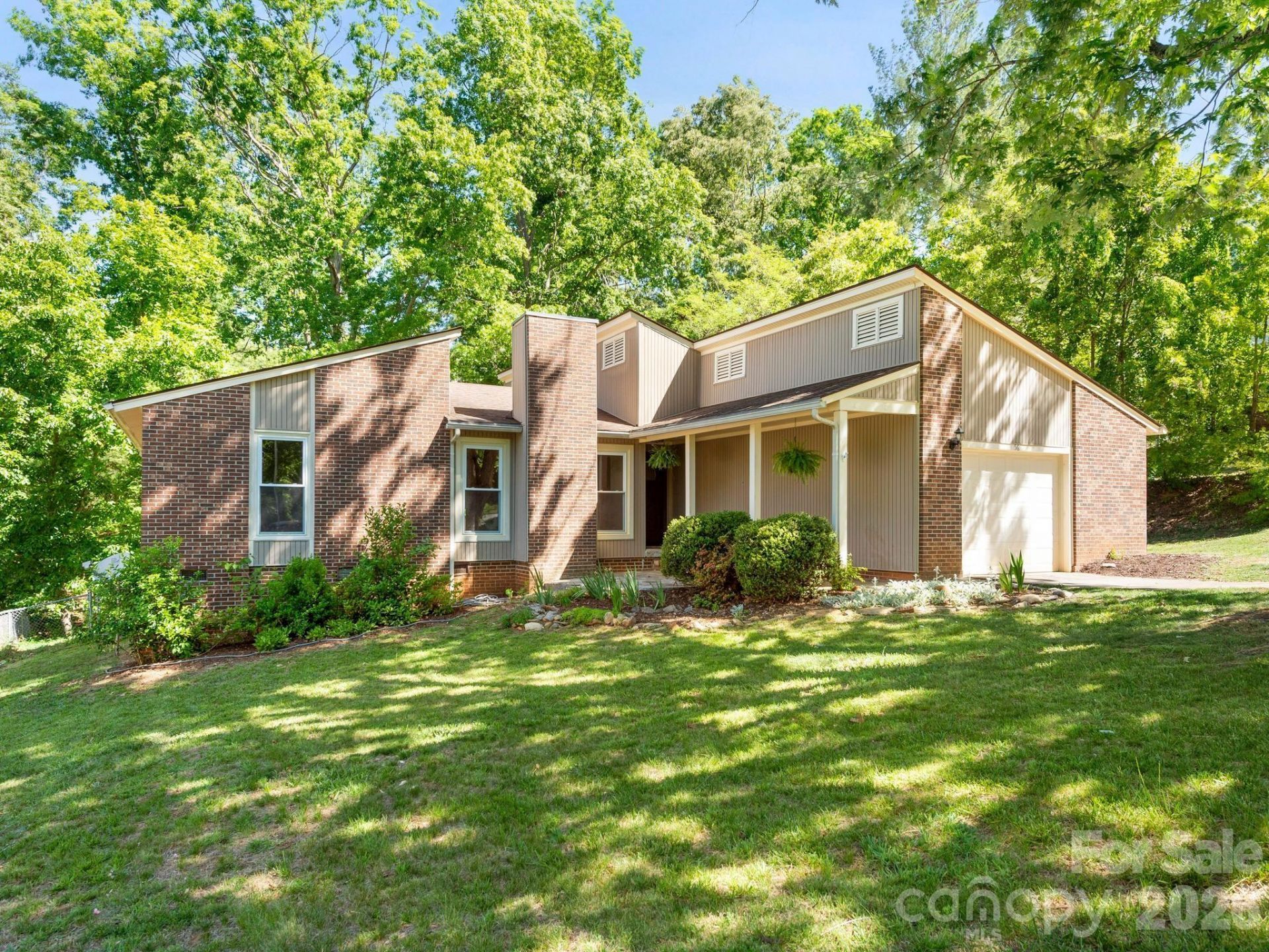 56 Knoll Ridge Drive, Asheville, NC 28804 Main Photo