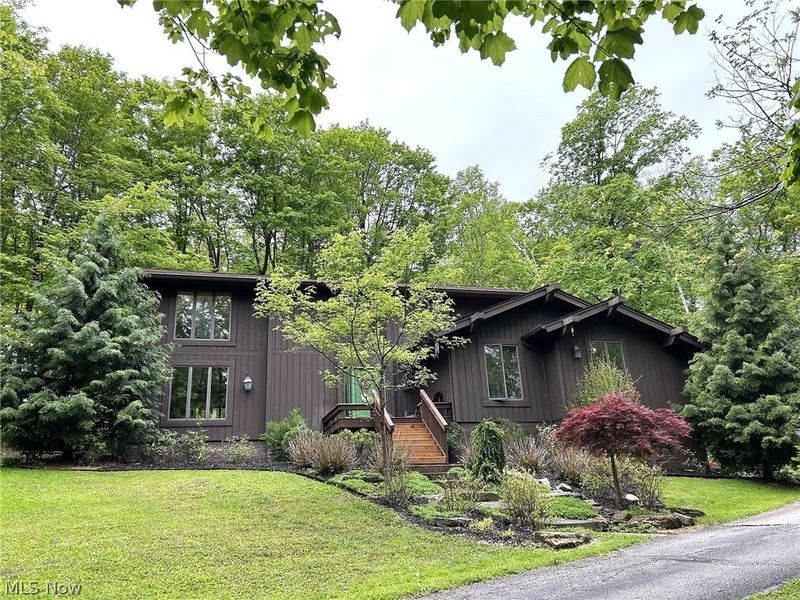 9350 Hidden Lake Drive, Chesterland, OH 44026 Photo 1