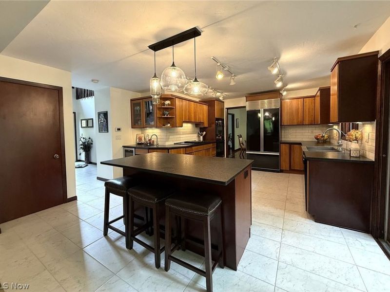 9350 Hidden Lake Drive, Chesterland, OH 44026 Photo 10