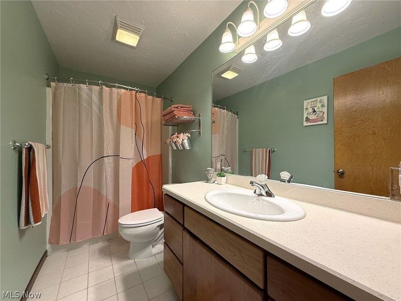 9350 Hidden Lake Drive, Chesterland, OH 44026 Photo 34