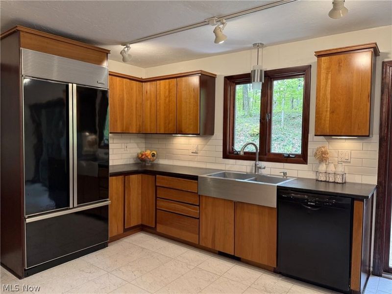 9350 Hidden Lake Drive, Chesterland, OH 44026 Photo 7