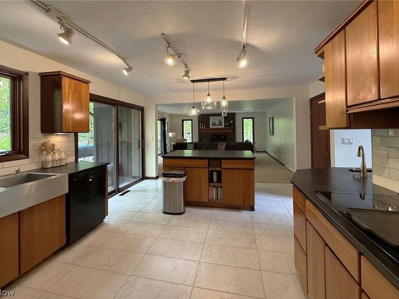 9350 Hidden Lake Drive, Chesterland, OH 44026 Photo 9