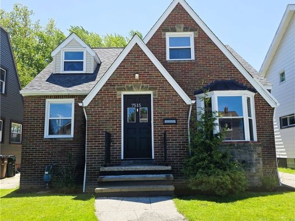 7515 Ridgefield Avenue, Parma, OH 44129