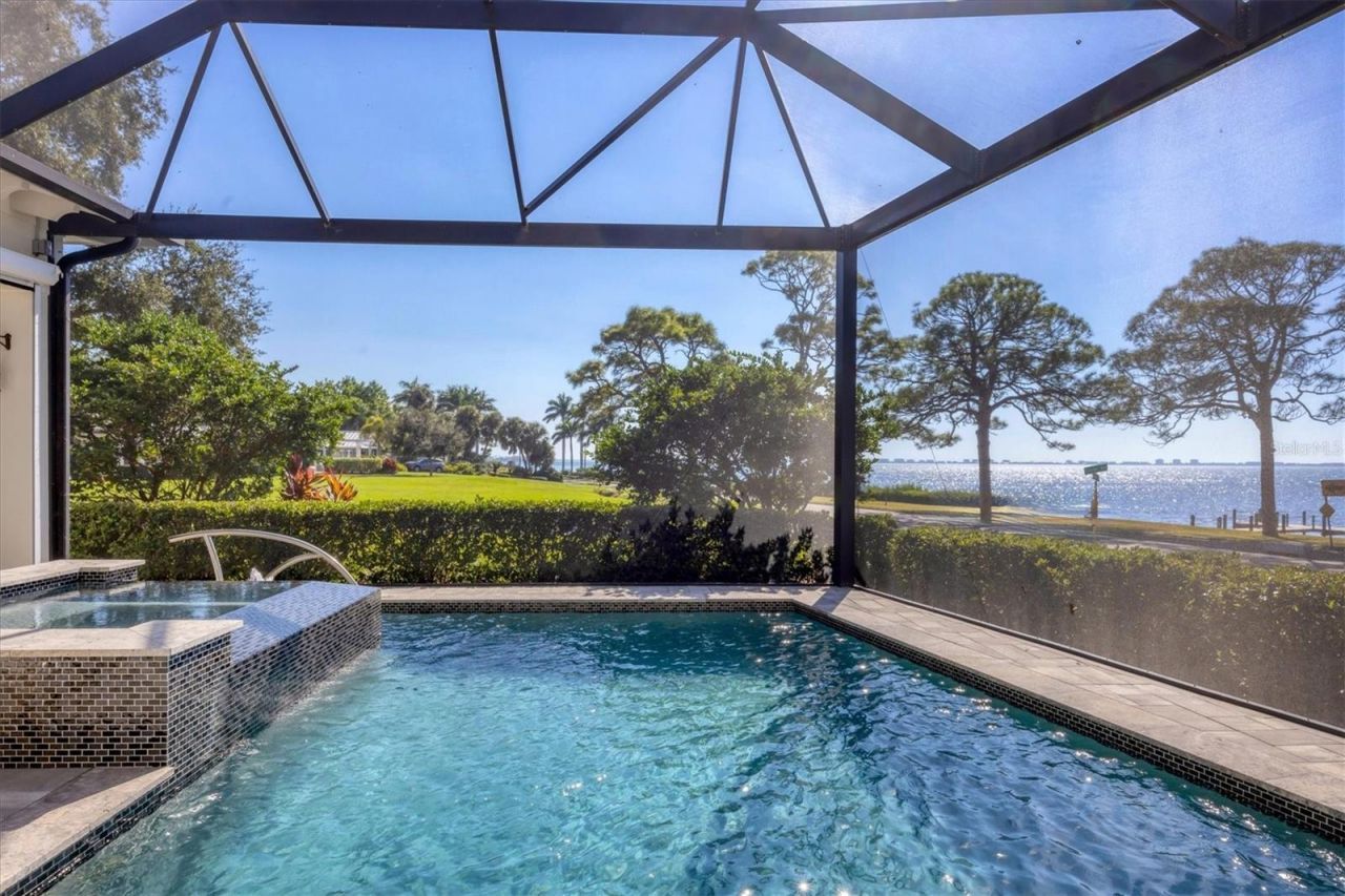 7927 Longbay Boulevard, Sarasota, FL 34243 Photo