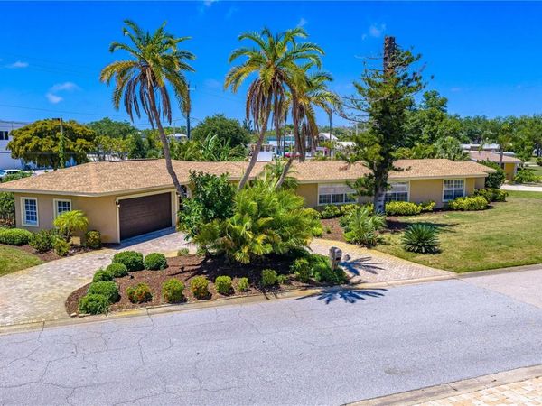 3524 S SCHOOL AVENUE , SARASOTA, FL 34239