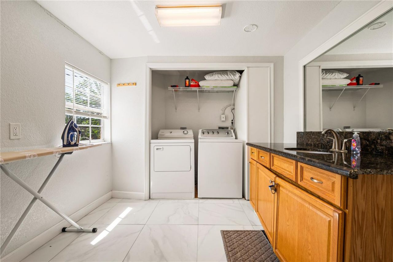 3524 S School Avenue , Sarasota, FL 34239 Photo
