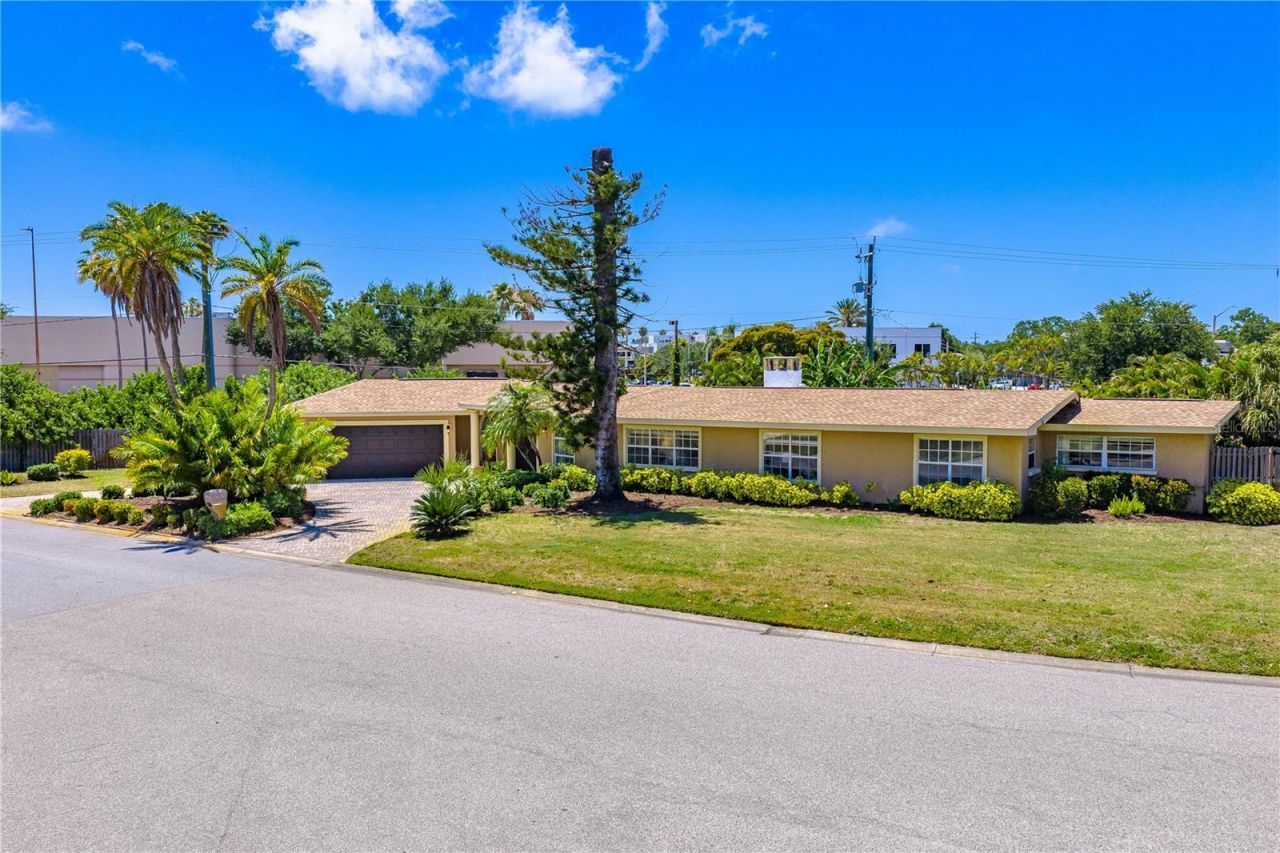 3524 S School Avenue , Sarasota, FL 34239 Photo