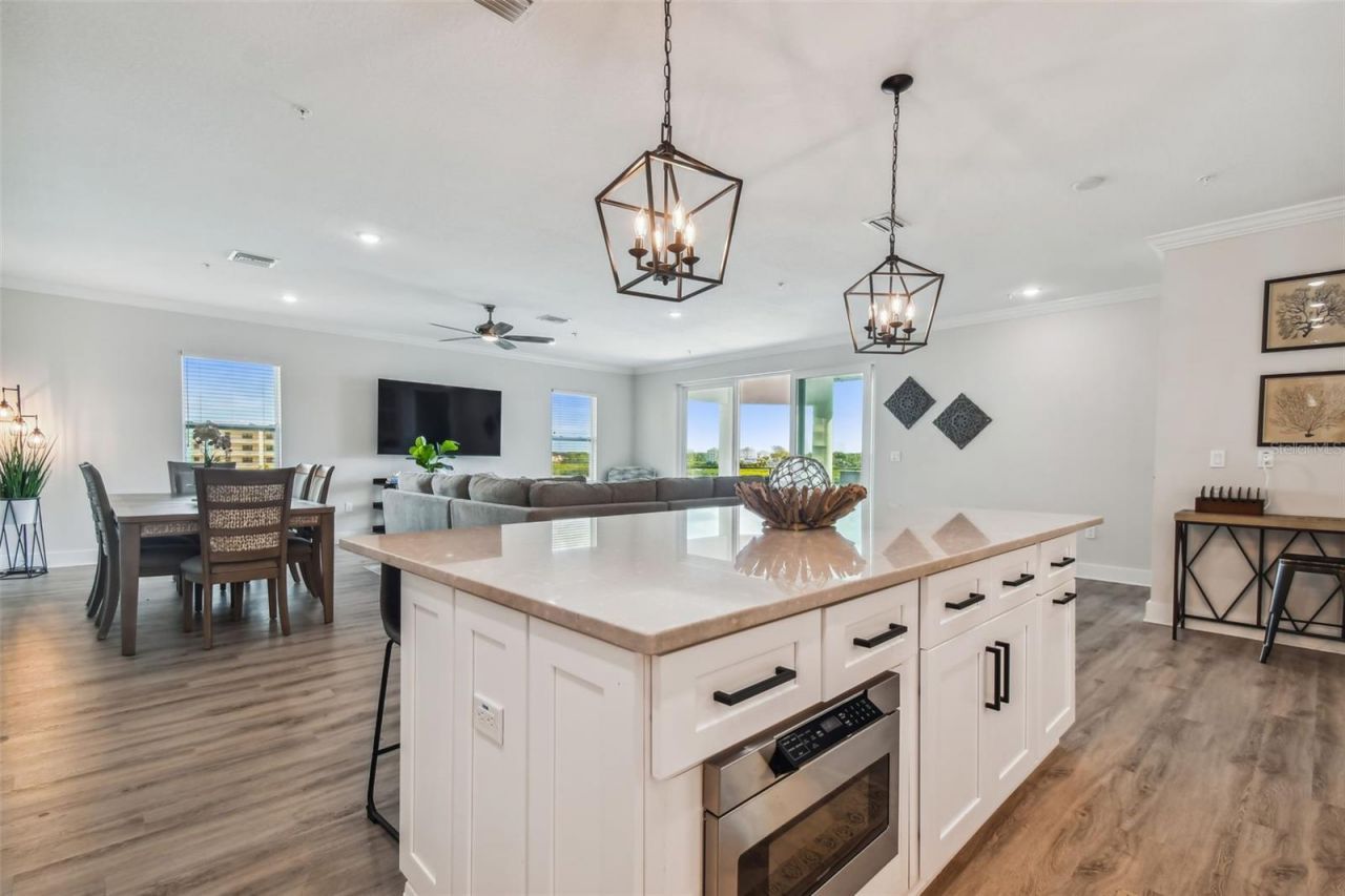 19505 Gulf Boulevard, Unit 404, Indian Shores, FL 33785 Photo