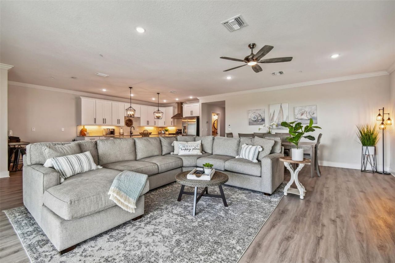 19505 Gulf Boulevard, Unit 404, Indian Shores, FL 33785 Photo