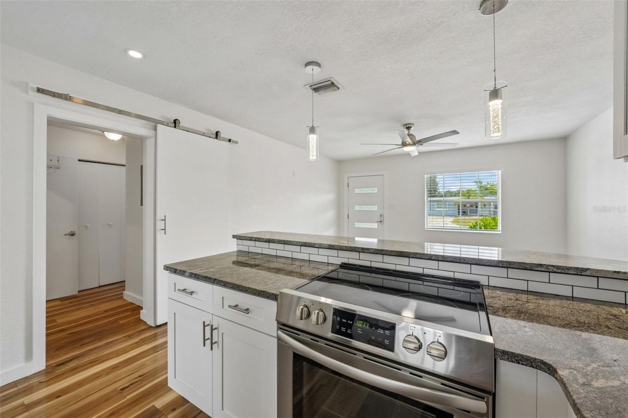 784 87th Avenue N, Saint Petersburg, FL 33702 Photo