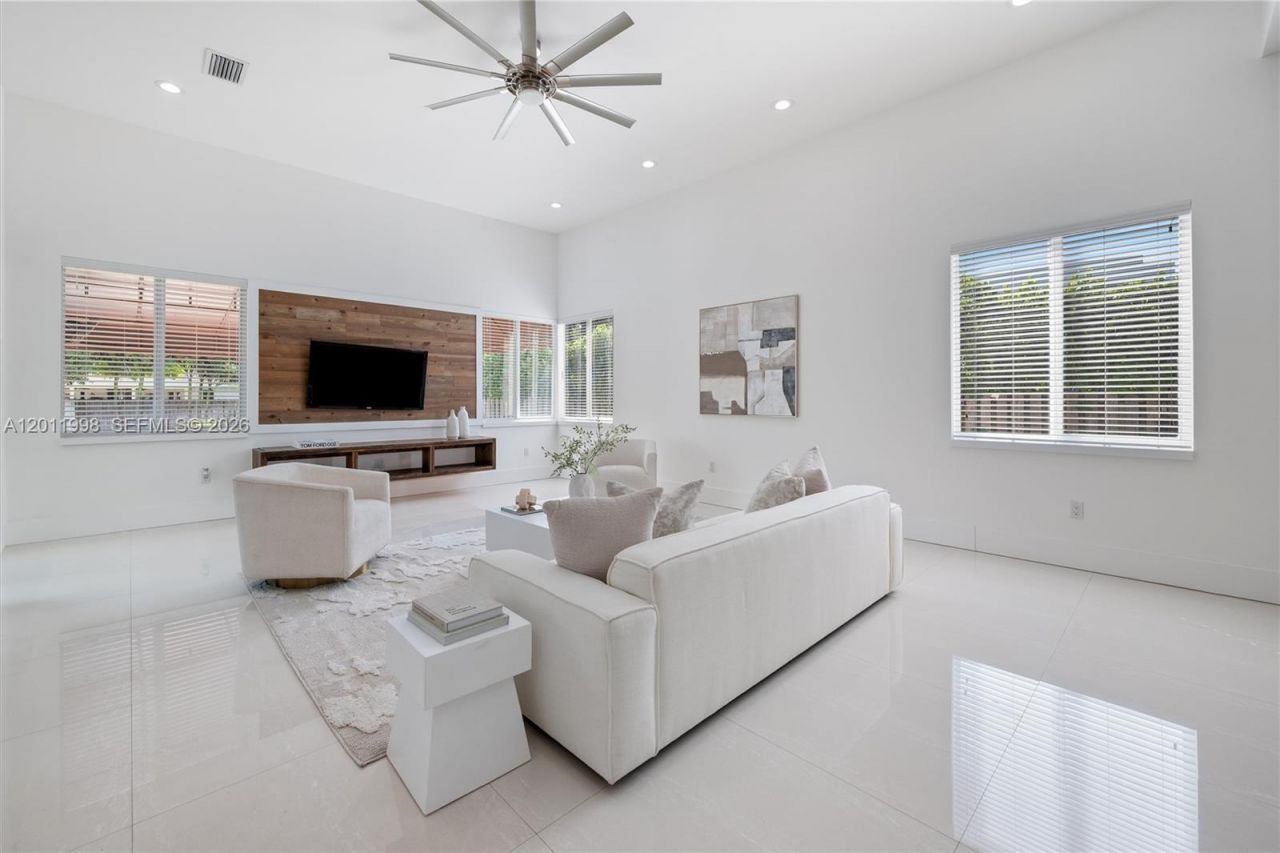 10703 SW 84th Ave , Miami, FL 33156 Photo