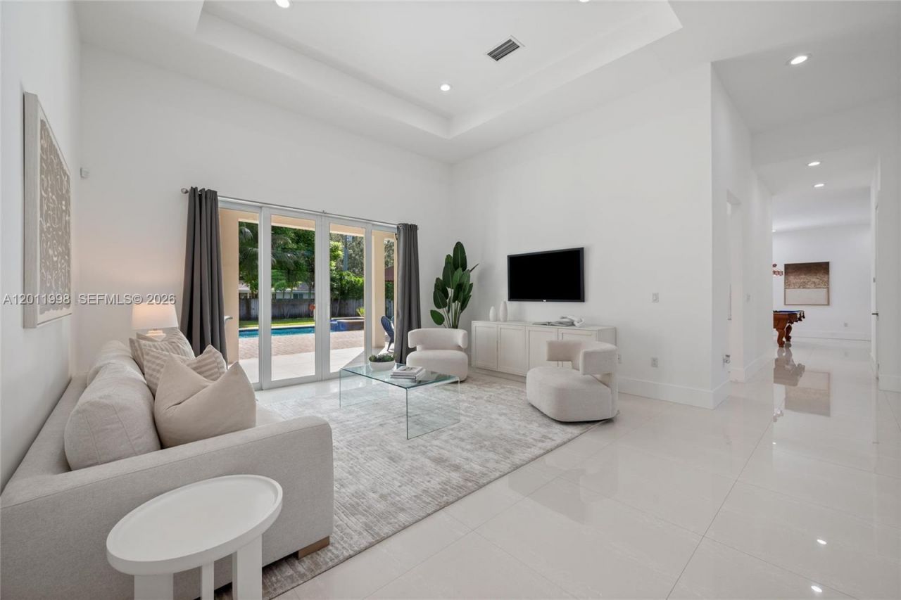 10703 SW 84th Ave , Miami, FL 33156 Photo