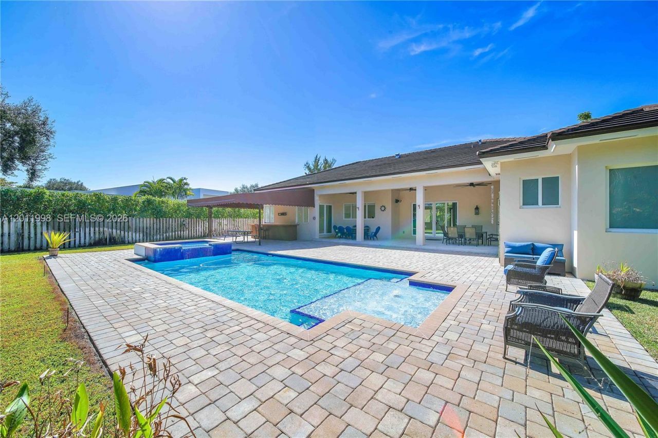 10703 SW 84th Ave , Miami, FL 33156 Photo