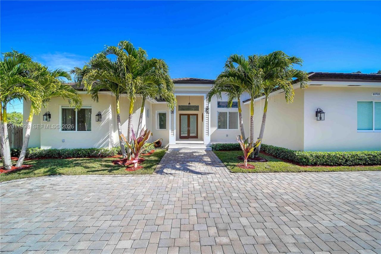 10703 SW 84th Ave , Miami, FL 33156 Photo