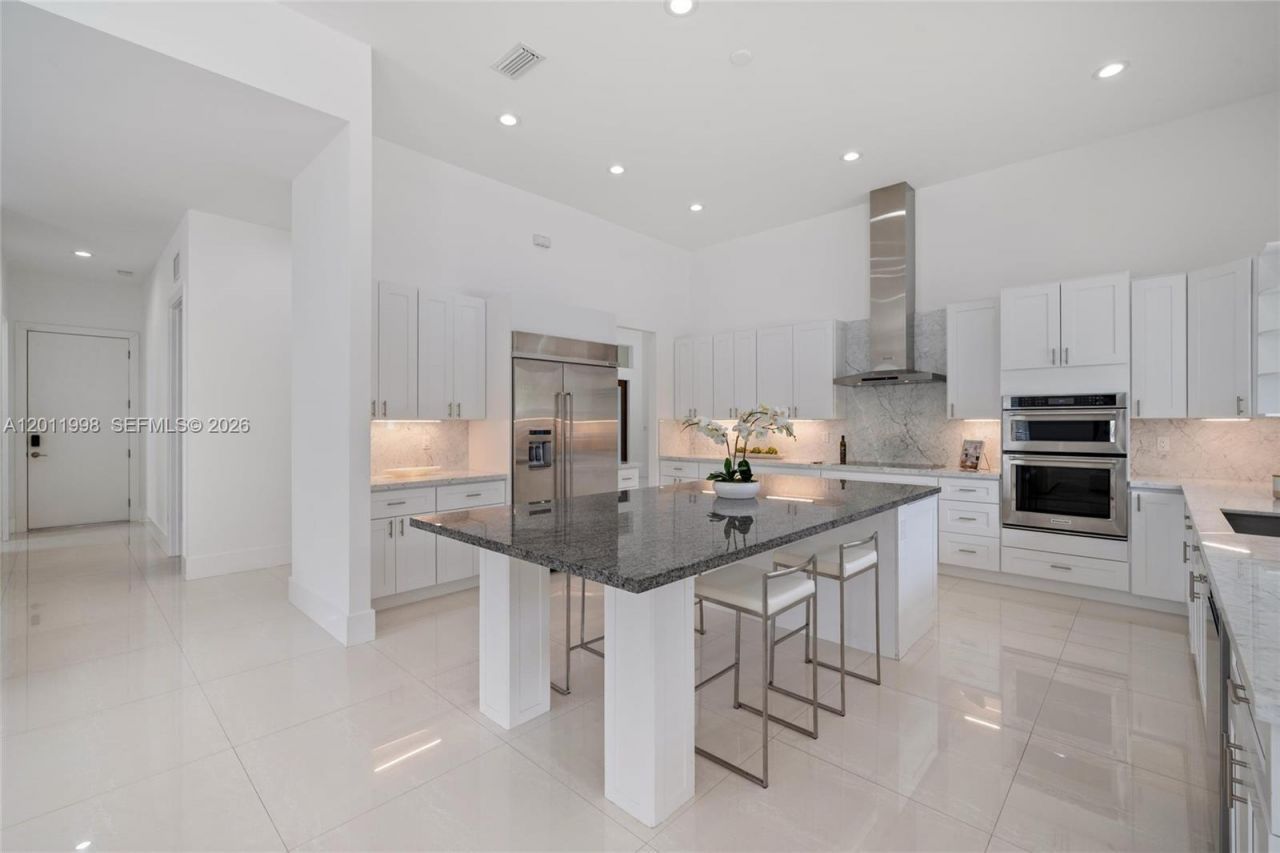 10703 SW 84th Ave , Miami, FL 33156 Photo