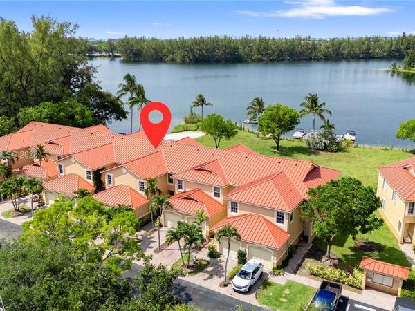 4065 Crystal Lake Dr , Deerfield Beach, FL 33064