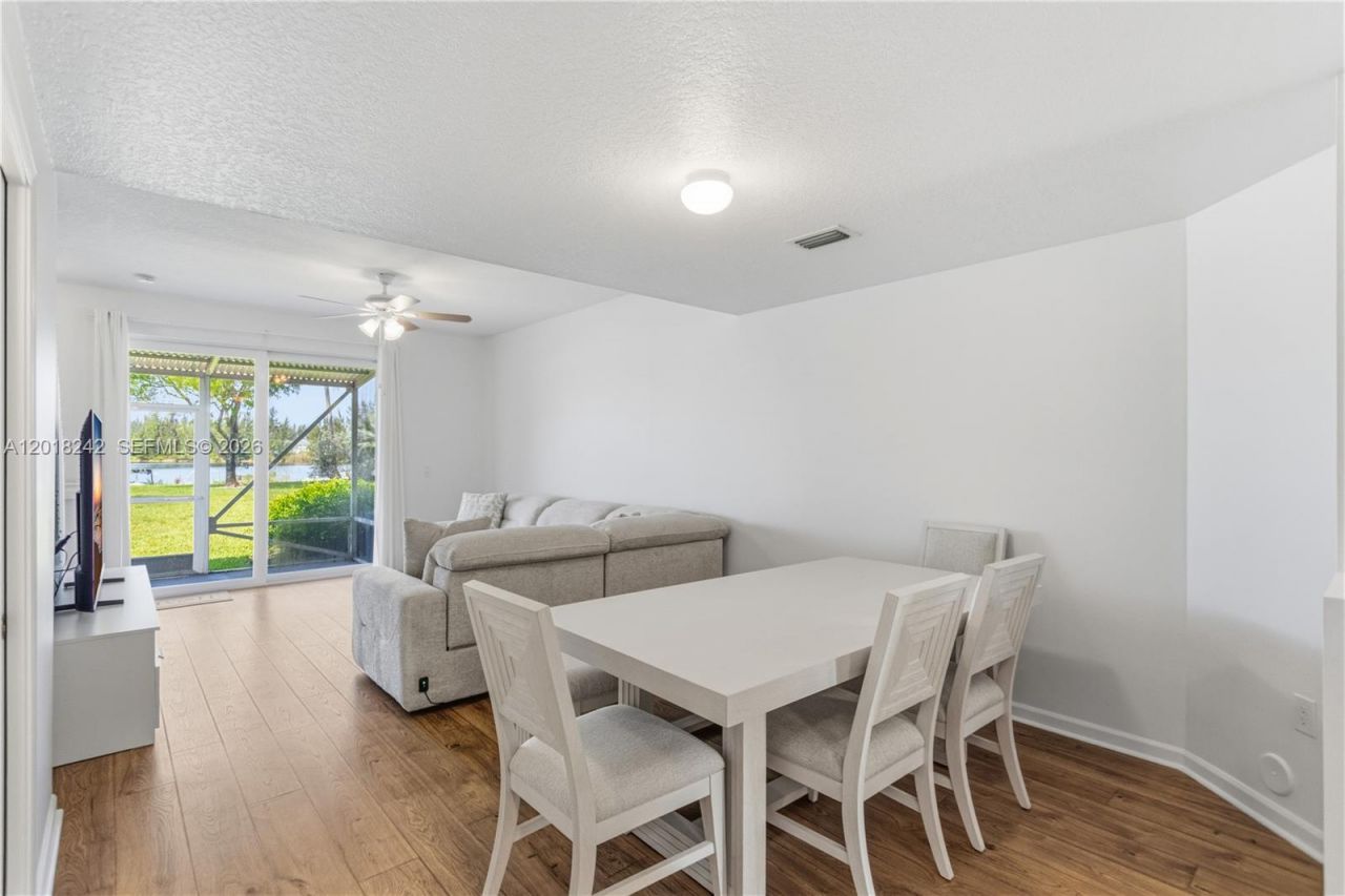4065 Crystal Lake Dr, Deerfield Beach, FL 33064 Photo