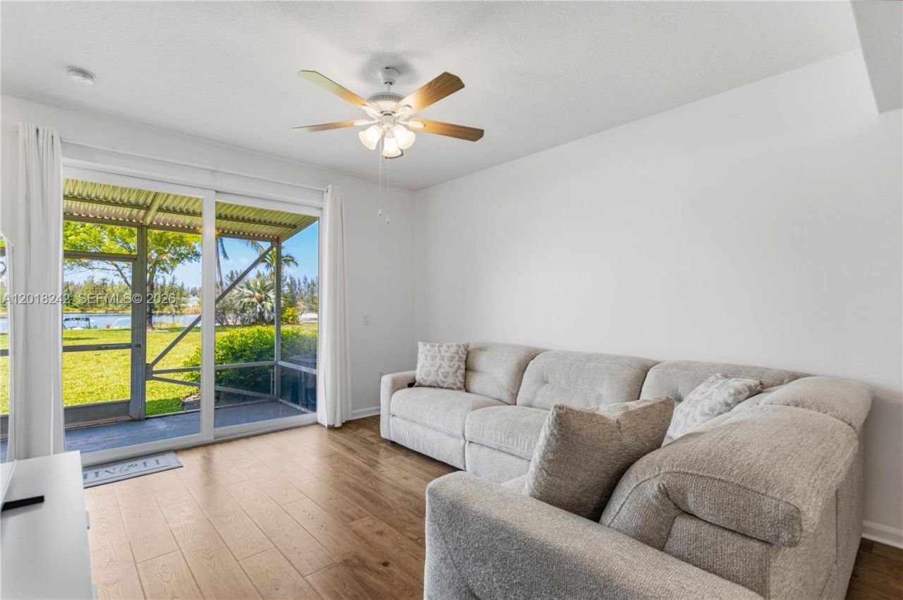 4065 Crystal Lake Dr, Deerfield Beach, FL 33064 Photo