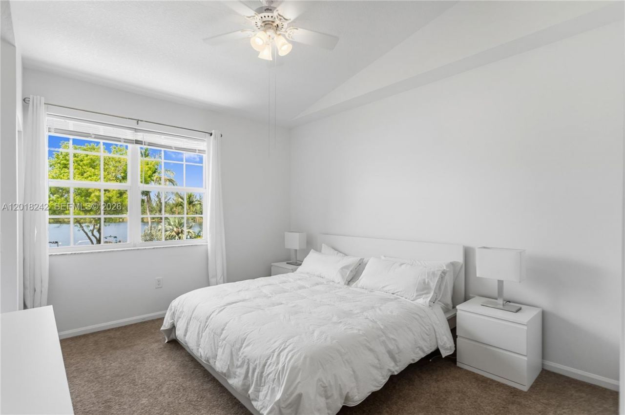 4065 Crystal Lake Dr, Deerfield Beach, FL 33064 Photo