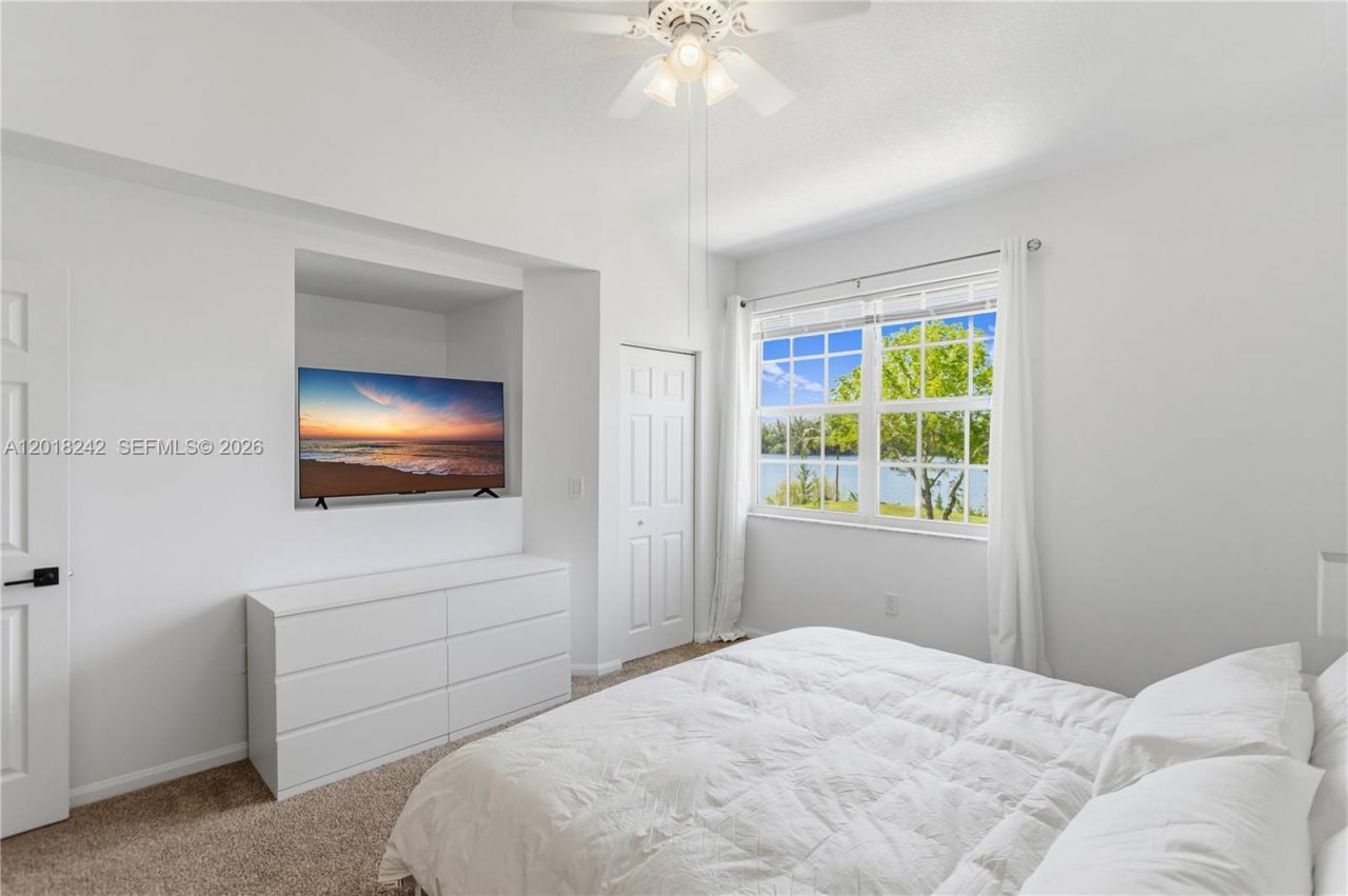 4065 Crystal Lake Dr, Deerfield Beach, FL 33064 Photo