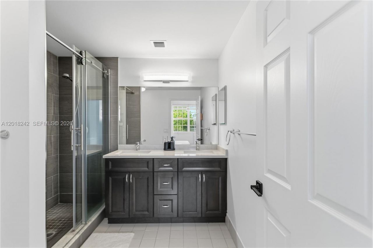 4065 Crystal Lake Dr, Deerfield Beach, FL 33064 Photo